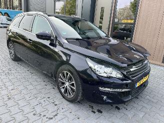 uszkodzony samochody osobowe Peugeot 308 SW 1.2 PureTech Style Automaat   KM120887 2015/9