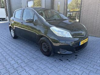 Damaged car Toyota Yaris 1.3 VVT-i Now 5 Deurs Airco  93218 KM 2014/9