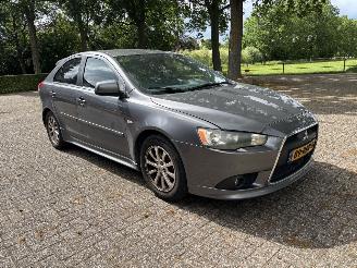 Voiture accidenté Mitsubishi Lancer 1.6i edition two 2011/4