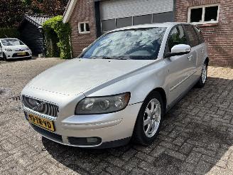 damaged passenger cars Volvo V-50 2.0d Edition II 2007/1