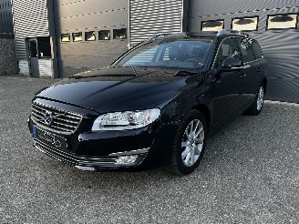 damaged passenger cars Volvo V-70 2.0 T4 AUTOMAAT / LEER / NAVI SCHUIFDAK / 85000KM 2016/6