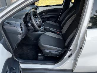 Toyota Aygo X 1.0 VVt-i CRUISE/ CAMERA / STOELVER / AIRCO picture 9