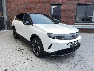 Opel Grandland 1.2 Turbo Hybrid / AUTOMAAT / NAVI / 360CAM / NIEUWSTE MODEL picture 3