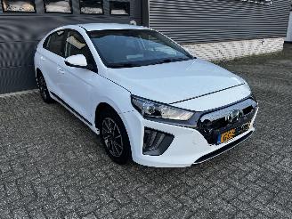 Hyundai Ioniq COMFORT EV 38kwH CAMERA / NAVI / CRUISE / PDC picture 3