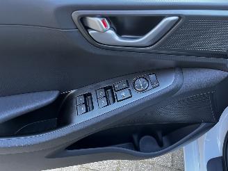 Hyundai Ioniq COMFORT EV 38kwH CAMERA / NAVI / CRUISE / PDC picture 17