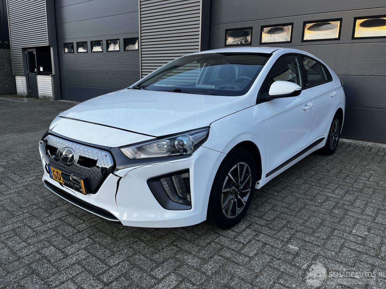 Hyundai Ioniq COMFORT EV 38kwH CAMERA / NAVI / CRUISE / PDC