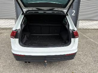 Volkswagen Tiguan 2.0 TSI 4X4 AUTOMAAT / NAVI / CRUISE / CAMERA picture 22