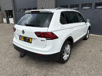 Volkswagen Tiguan 2.0 TSI 4X4 AUTOMAAT / NAVI / CRUISE / CAMERA picture 24