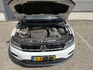 Volkswagen Tiguan 2.0 TSI 4X4 AUTOMAAT / NAVI / CRUISE / CAMERA picture 23