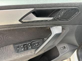 Volkswagen Tiguan 2.0 TSI 4X4 AUTOMAAT / NAVI / CRUISE / CAMERA picture 17