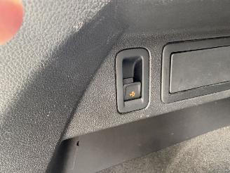 Volkswagen Tiguan 2.0 TSI 4X4 AUTOMAAT / NAVI / CRUISE / CAMERA picture 20