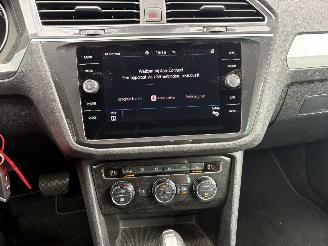 Volkswagen Tiguan 2.0 TSI 4X4 AUTOMAAT / NAVI / CRUISE / CAMERA picture 16