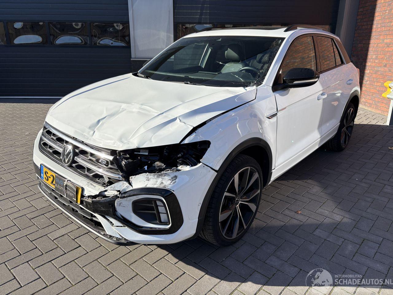 Volkswagen T-Roc 1.5 TSI R-line / PANODAK / AUTOMAAT / CAMERA / CRUISE / NAVI