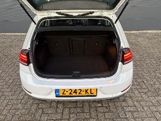 Volkswagen Golf 1.6 TDI NAVI / CRUISE / PDC / CLIMA picture 16
