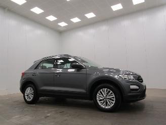 Vaurioauto  passenger cars Volkswagen T-Roc 1.5 TSI DSG Navi Clima 2021/5