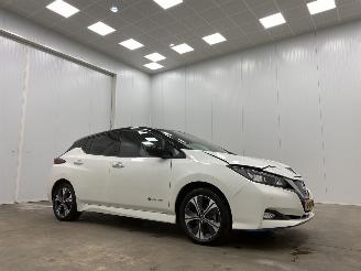 krockskadad bil auto Nissan Leaf 3.Zero Limited Edition 62 kWh Navi Clima 2019/9