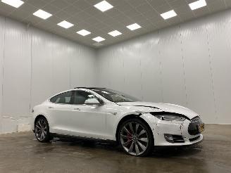 krockskadad bil auto Tesla Model S P85D Performance Panoramadak 2015/3