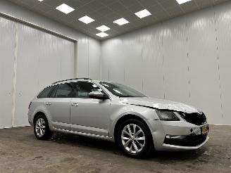 skadebil auto Skoda Octavia Combi 1.6 TDI DSG Edition Navi Clima 2019/8