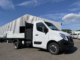 krockskadad bil bedrijf Nissan Interstar 35 2.3 dCi Kipper Navi Airco 2023/6