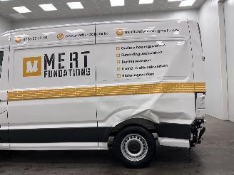 Volkswagen Crafter 2.0 TDI DSG L3H3  Airco picture 13