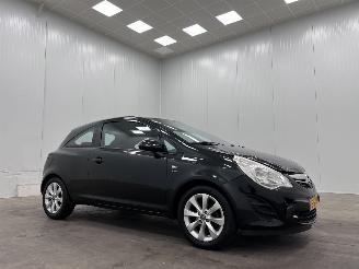 skadebil auto Opel Corsa 1.4 16V Airco 2013/2