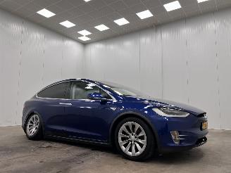 damaged passenger cars Tesla Model X 90D 2020/11