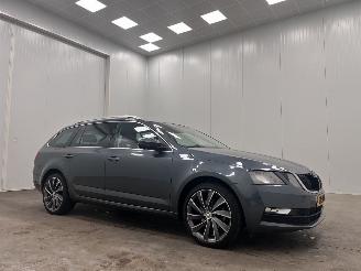 skadebil auto Skoda Octavia Combi 1.0 TSI DSG Greentech Edition Navi Clima 2019/6