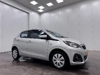 Damaged car Peugeot 108 1.0 e-VTi Active Airco 2015/11