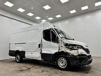 krockskadad bil bedrijf Iveco Daily 35-180 Hi-Matic L2H2 Clima 2025/1
