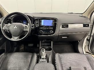 Mitsubishi Outlander 2.0 PHEV 4WD Limited Edition X-Line Navi Clima picture 12