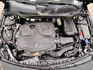 Mercedes Cla-klasse Shooting Brake 180 Autom. AMG Navi Clima picture 13