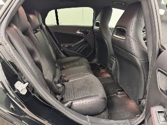 Mercedes Cla-klasse Shooting Brake 180 Autom. AMG Navi Clima picture 10