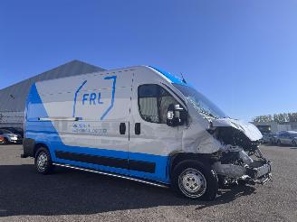 krockskadad bil bedrijf Opel Movano 35 2.2D L3H3 Navi Clima 2024/5