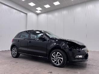 damaged passenger cars Volkswagen Polo 1.0 Sound 5-drs Clima 2017/7