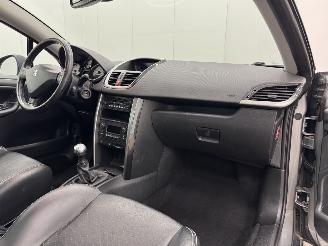 Peugeot 207 CC 1.6 VTi Clima picture 13