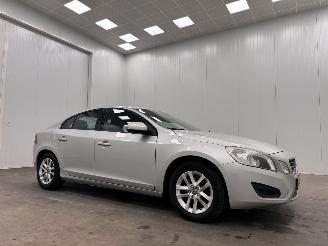 krockskadad bil auto Volvo S-60 1.6 T3 Kinetic Navi Clima 2012/6