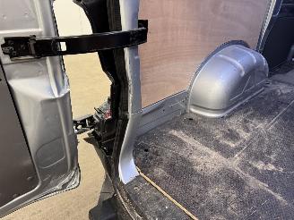 Volkswagen Crafter 2.0 TDI DSG L3H2 Navi Clima picture 16