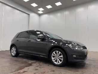 damaged passenger cars Volkswagen Golf 1.2 TSI DSG Comfortline 5-drs Clima 2015/1