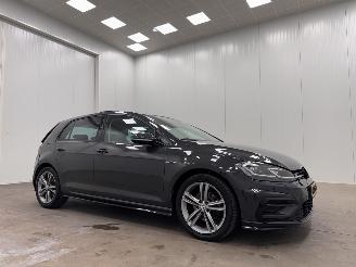 Schadeauto Volkswagen Golf 1.5 TSI DSG R-Line Panoramadak Navi Clima 2019/6