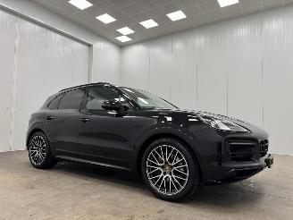 Vaurioauto  passenger cars Porsche Cayenne 3.0 E-Hybrid Panoramadak Platinum Edition 2022/1