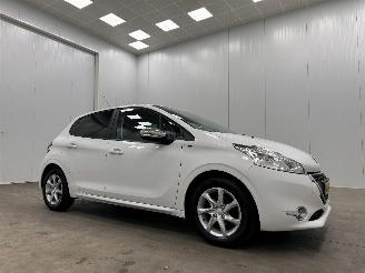 škoda osobní automobily Peugeot 208 1.2 PureTech Style Pack Navi Airco 2015/6