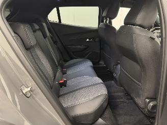 Peugeot 2008 1.2 PureTech 100 Allure Navi Clima picture 10
