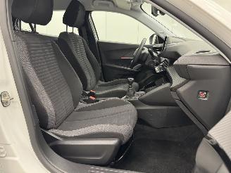 Peugeot 2008 1.2 PureTech Active Navi Clima picture 9