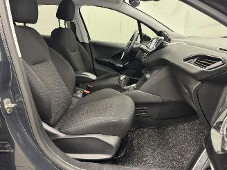 Peugeot 208 1.2 PureTech Signature 5-drs Navi Airco picture 9