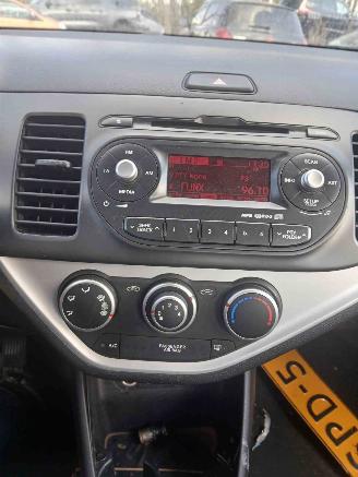 Kia Picanto Picanto (TA) Hatchback 1.2 16V (G4LA5) [63kW] picture 8
