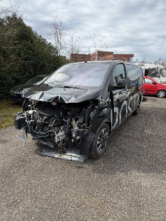 Salvage car Opel Vivaro 2.0 CDTI 2021/1