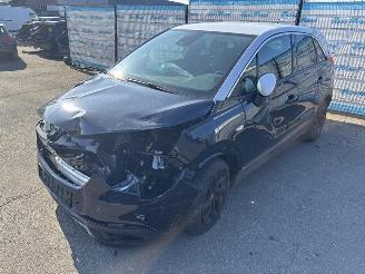 Vaurioauto  passenger cars Opel Crossland X Innovation 1.2 (81kW) Technologie-pakket Park & Go 2020/1