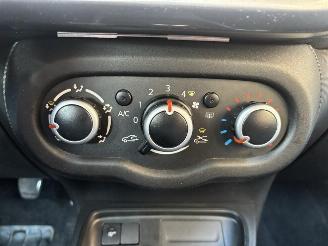 Renault Twingo Limited 1.0 (48kW) picture 15