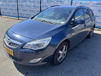 damaged passenger cars Opel Astra Sports Tourer 1.3 CDTi S/S Edition koppeling defect 2011/6