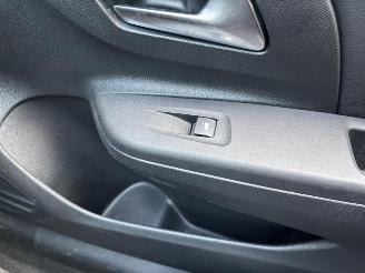 Opel Corsa 1.2 75ps Elegance + Nav. + Camera picture 26